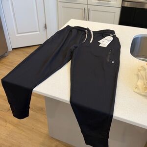 NEW Vuori Sunday Performance Jogger
